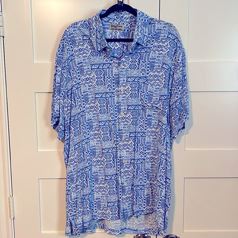 Kenny Flowers blue and white shirt